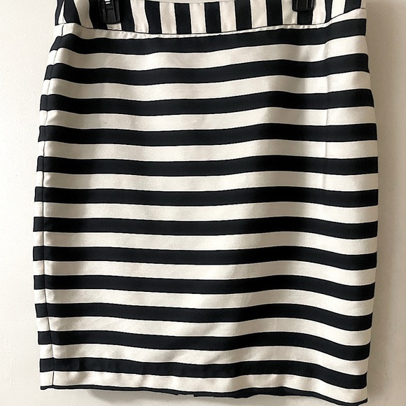 Worthington (Size 12) Black and White Striped Back Slit Mini Skirt - Picture 2 of 11
